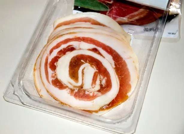 Foto von Hausgemachter Italienischer Pancetta – fertig angerichtet