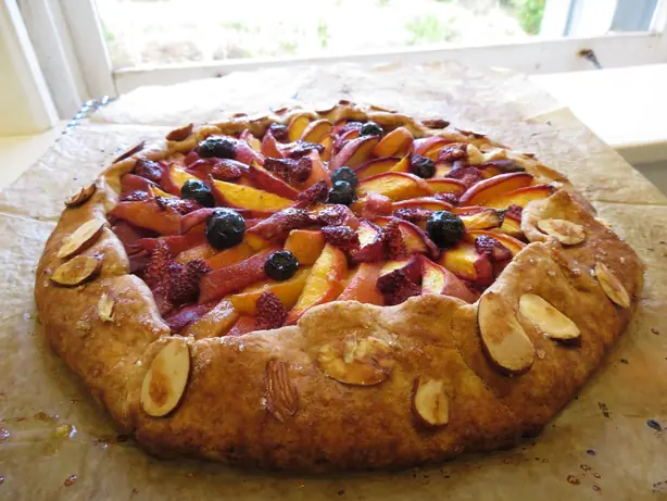 Foto von Bretonische Galette mit Käse und Schinken – fertig angerichtet