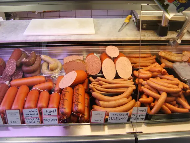 Foto von Rheinischer Sauerbraten vom Pferd – fertig angerichtet