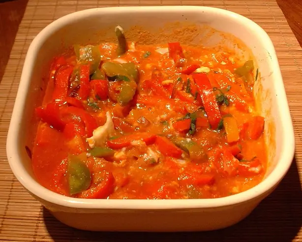 Foto von Klassische Baskische Piperade – fertig angerichtet