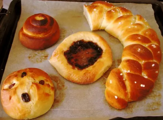 Foto von Finnisches Pulla Hefegebäck – fertig angerichtet