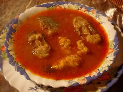 Foto von Klassischer Fiš Paprikaš – fertig angerichtet