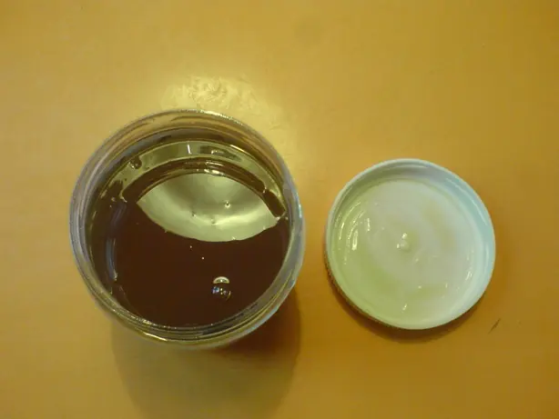 Foto von Traditioneller Reissirup aus braunem Reis – fertig angerichtet