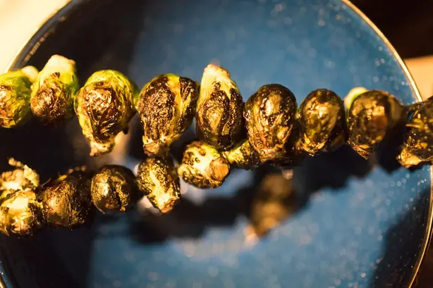 Roasted Brussels sprouts (49931073552) – Foto: spurekar (CC BY 2.0)