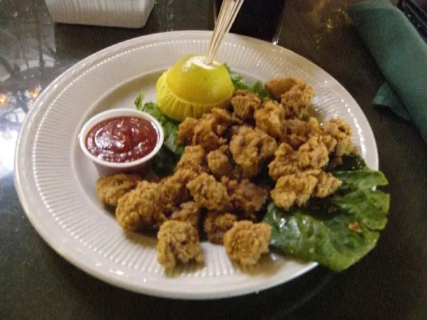 Foto von Rocky Mountain Oysters klassisch – fertig angerichtet