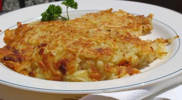 Foto von Berner Rösti klassisch – fertig angerichtet
