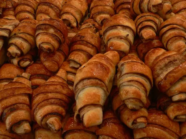 Foto von Jüdische Rugelach mit Nussfüllung – fertig angerichtet
