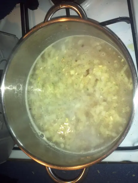 Foto von Rosenkohleintopf mit Corned Beef – fertig angerichtet