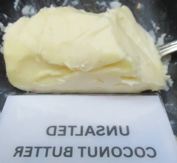 Foto von Hausgemachtes Kokosmus (Creamed Coconut) – fertig angerichtet