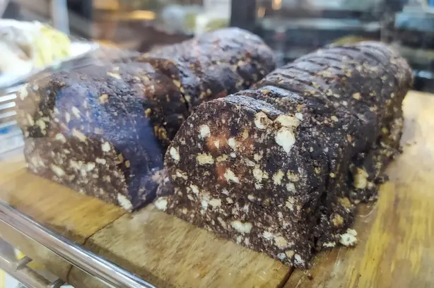 Foto von Italienische Schokoladensalami klassisch – fertig angerichtet