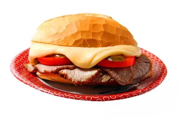 Foto von Brasilianisches Bauru-Sandwich – fertig angerichtet