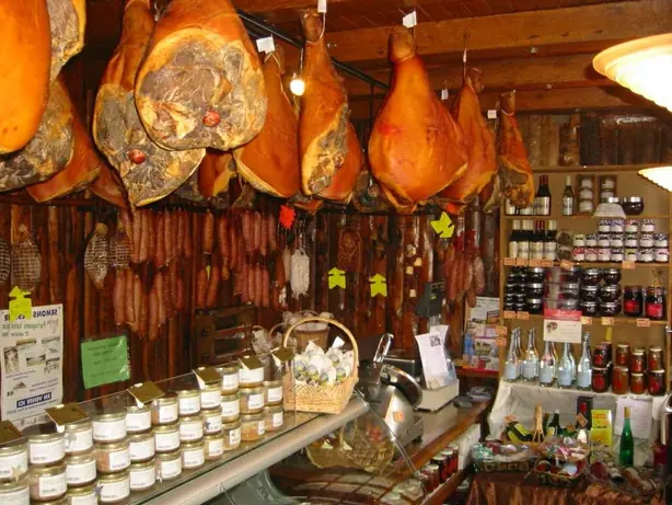 Saucisson 02 – Foto: User:Arnaud 25 (PUBLIC DOMAIN)