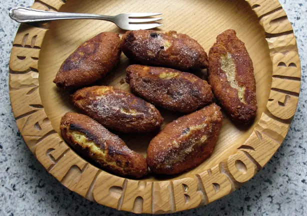 Foto von Schweizer Schänkeli Fasnachtsgebäck – fertig angerichtet