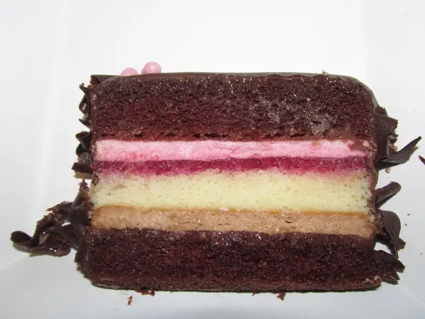 Foto von Klassische Fürst-Pückler-Torte (2) – fertig angerichtet