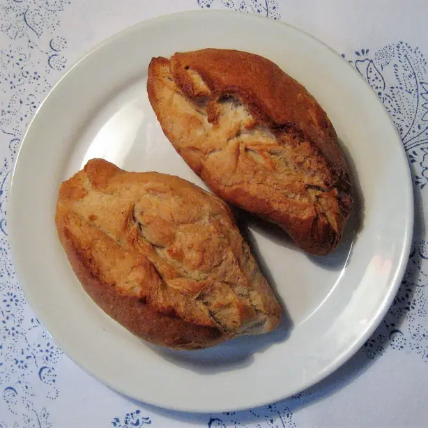 Foto von Regensburger Schwarzer-Kipferl – fertig angerichtet