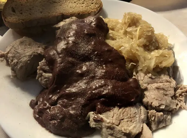 Foto von Pfälzer Schweinepfeffer Klassisch – fertig angerichtet