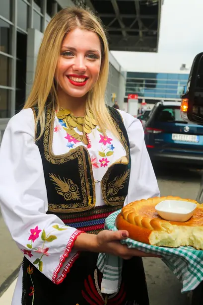 Serbia-Welcoming tradition with bread and salt – Foto: flowcomm (CC BY 2.0)
