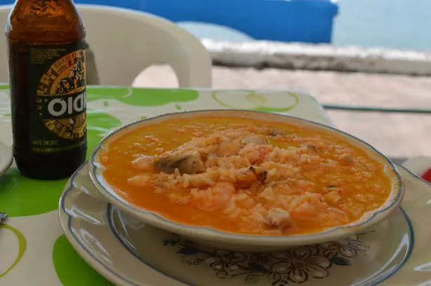 Foto von Mexikanischer Meeresreis Arroz a la Tumbada – fertig angerichtet