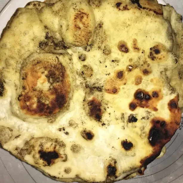 Foto von Authentische Laffa – Das irakisch-israelische Fladenbrot für perfekte Wraps – fertig angerichtet