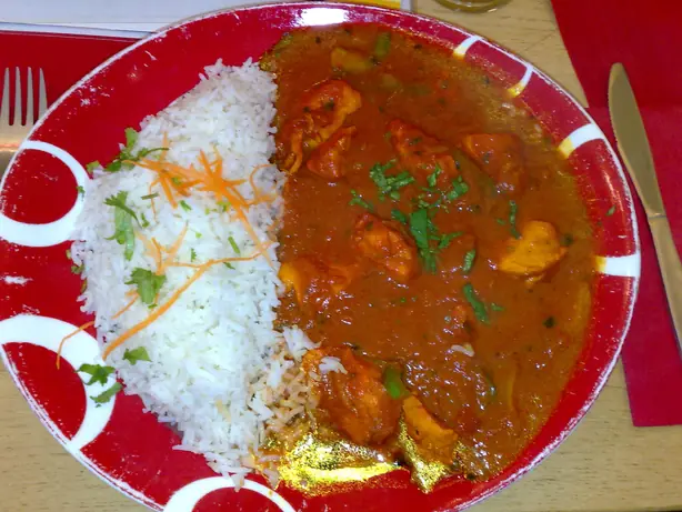 Foto von Chicken Jalfrezi - Der würzige Curry-Klassiker mit knackigem Gemüse – fertig angerichtet