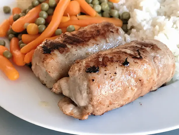 Foto von Holländischer Slavink (Hackfleischröllchen im Speckmantel) – fertig angerichtet