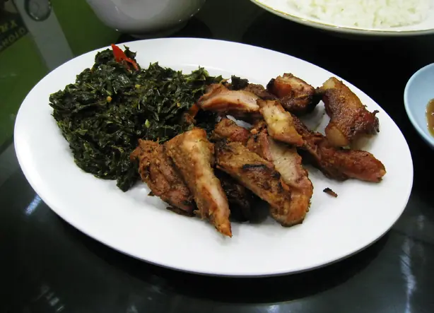 Foto von Indonesisches Se'i (Räucherfleisch) – fertig angerichtet