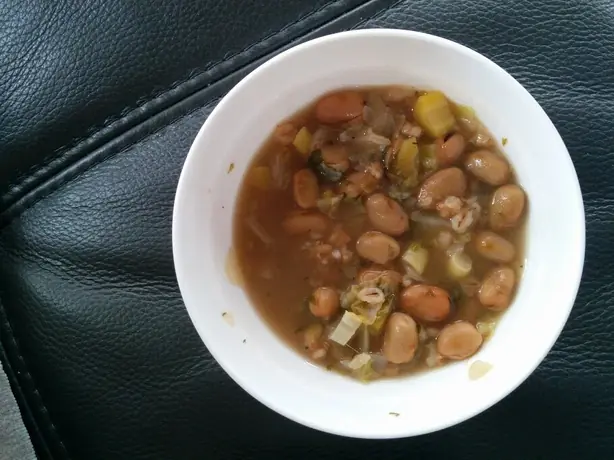 Foto von Kanadische Gourganes-Suppe (Soupe aux gourganes) – fertig angerichtet