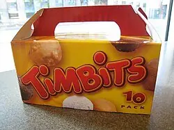 Foto von Kanadische Timbits (Gebackene Donut-Holes) – fertig angerichtet