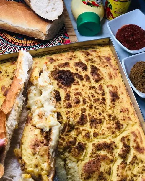 Foto von Karantika - Algerischer Kichererbsen-Auflauf (Garantita) – fertig angerichtet