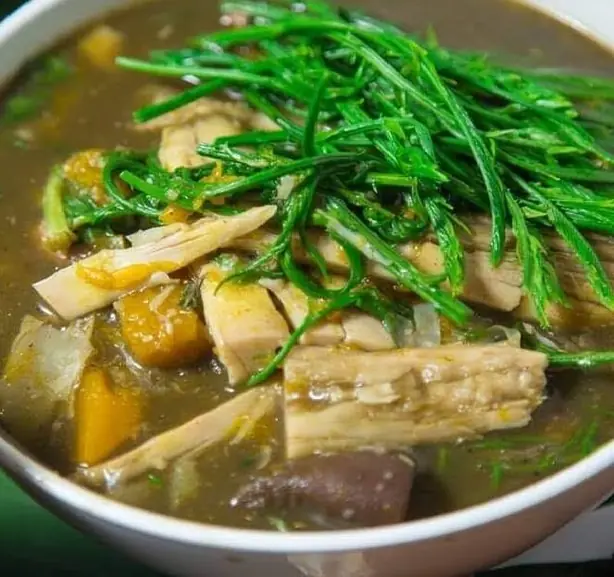 Foto von Keng No Mai - Laotische Bambussprossensuppe mit Yanang – fertig angerichtet