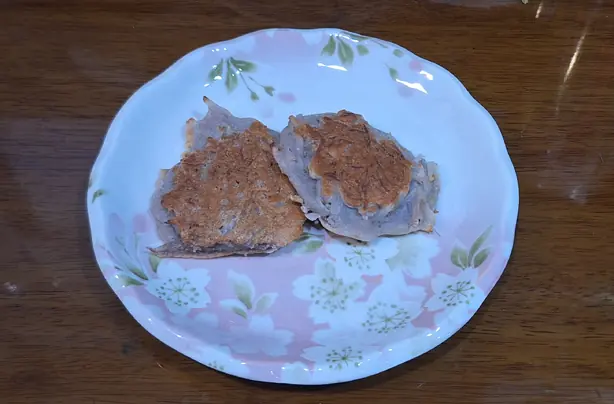 Foto von Khanom Babin - Thailändische Kokosnuss-Pancakes – fertig angerichtet