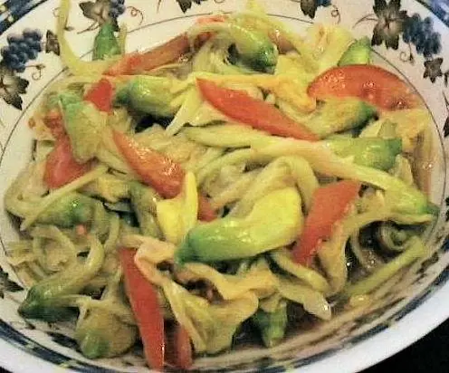 Foto von Kinilnat (Authentischer Ilocano-Gemüsesalat) – fertig angerichtet