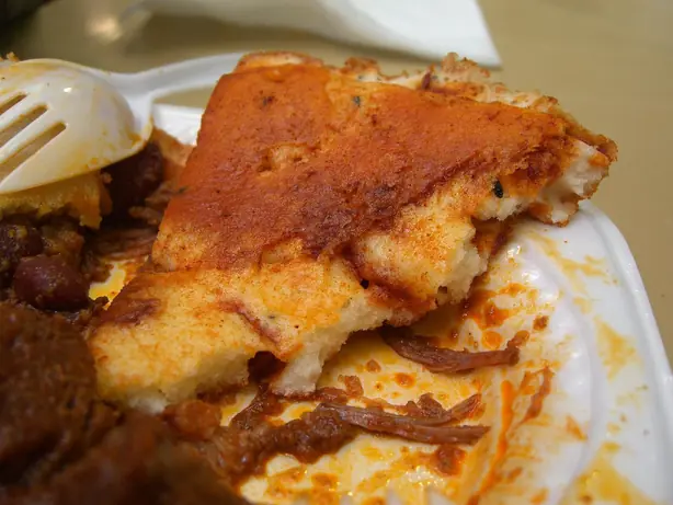 Foto von Kitcha - Das traditionelle ungesäuerte Fladenbrot aus Eritrea – fertig angerichtet