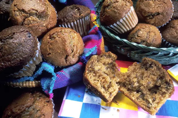 Foto von Klassische Amerikanische Muffins - Das ultimative Grundrezept – fertig angerichtet
