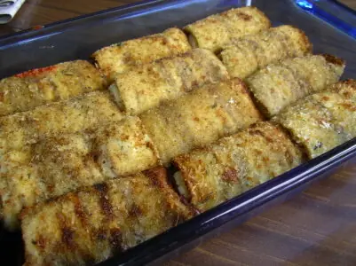 Foto von Klassische Auberginen-Rollatini (Melanzane a Involtini) – fertig angerichtet