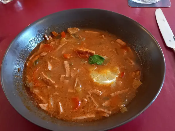 Foto von Klassische Soljanka nach russischer Art – fertig angerichtet