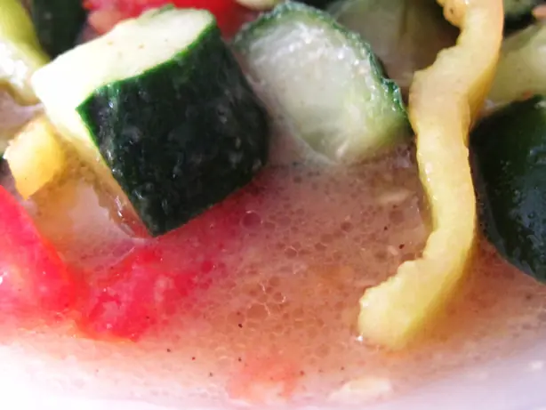 Foto von Klassische Vinaigrette – fertig angerichtet