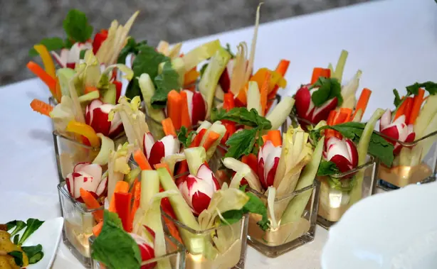 Foto von Klassisches Italienisches Pinzimonio (Rohkost-Dip) – fertig angerichtet