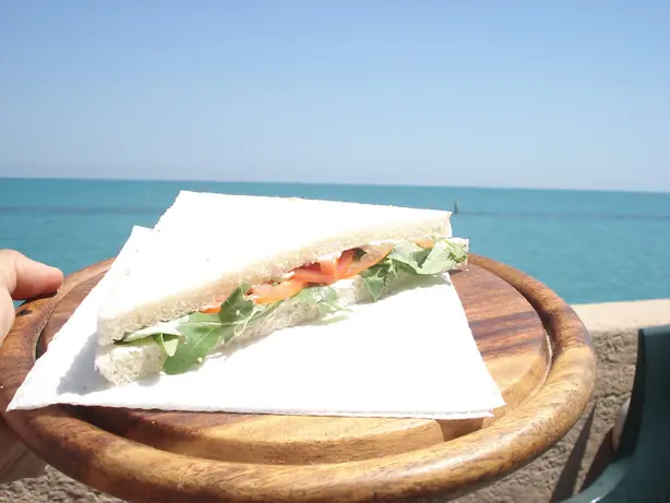 Foto von Klassisches Tramezzino – fertig angerichtet