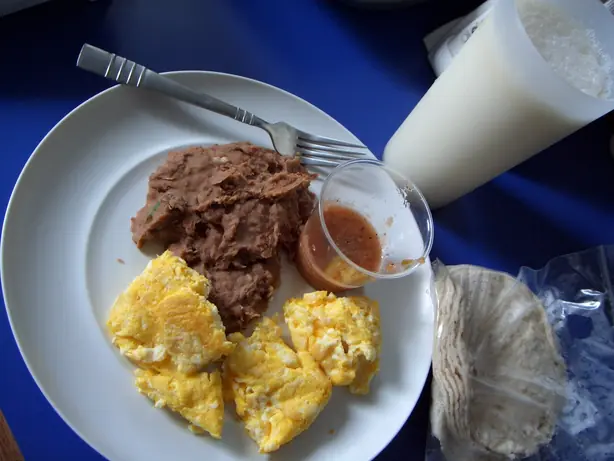 Foto von Licuado - Der cremige lateinamerikanische Milch-Frucht-Shake – fertig angerichtet