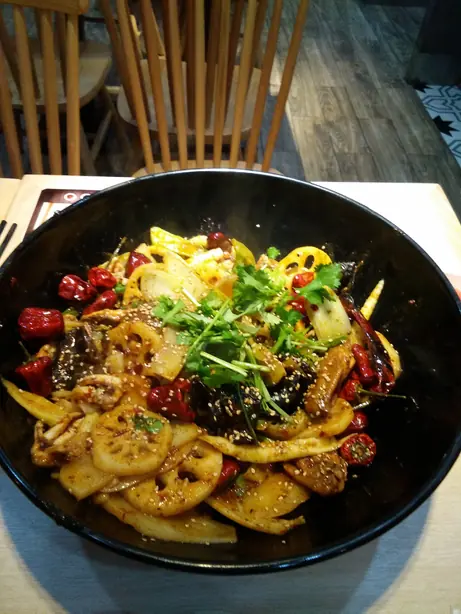 Foto von Mala Xiang Guo – Der feurige Sichuan Rührbraten-Topf – fertig angerichtet