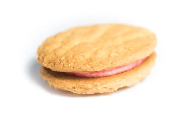 Foto von Monte Carlo Kekse – Der australische Klassiker mit Kokos & Himbeerfüllung – fertig angerichtet