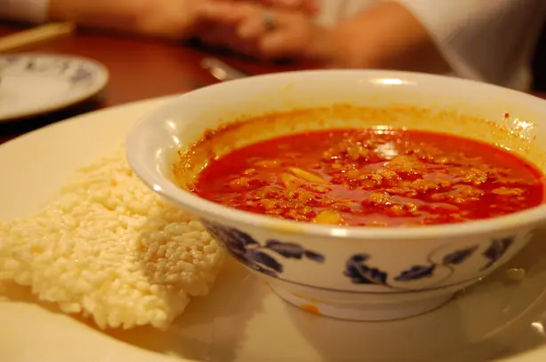 Foto von Nataing - Cremiger kambodschanischer Schweinefleisch-Dip mit Kokosmilch – fertig angerichtet