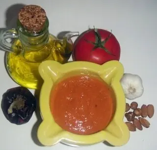Foto von Original Katalanische Romesco-Sauce – fertig angerichtet