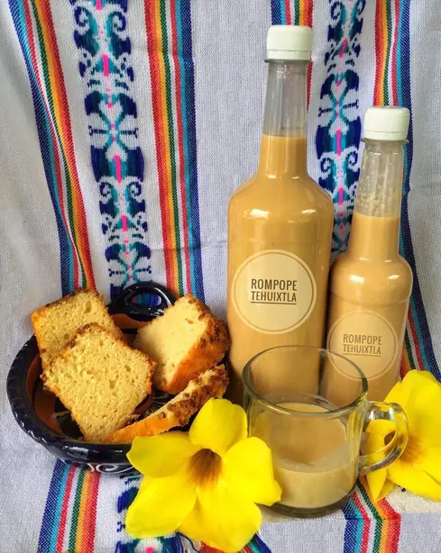 Foto von Original Mexikanischer Rompope (Eierlikör) – fertig angerichtet