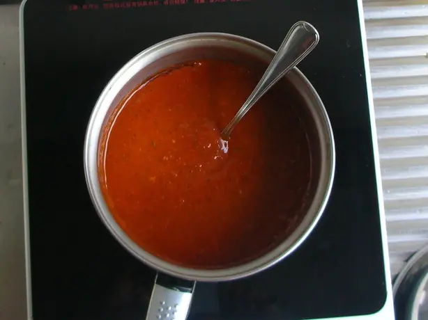 Foto von Original Neapolitanische Tomatensauce - Salsa alla Napoletana – fertig angerichtet