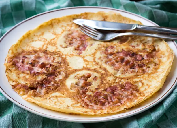 Foto von Original Niederländischer Pannenkoek – fertig angerichtet
