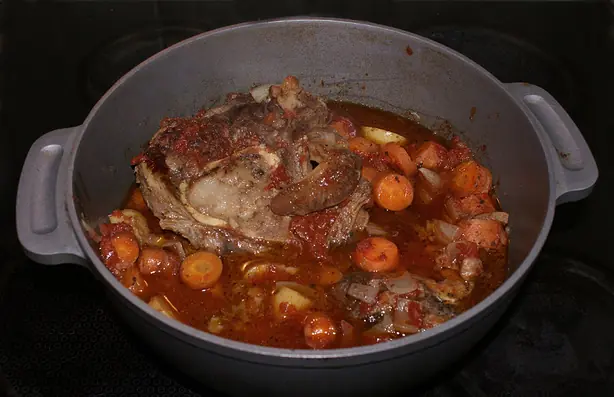Foto von Ossobuco alla milanese – Der zarte Klassiker aus der Lombardei – fertig angerichtet