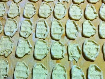 Foto von Parmitieddi (Handgerollte Palmenblatt-Nudeln aus Kampanien) – fertig angerichtet