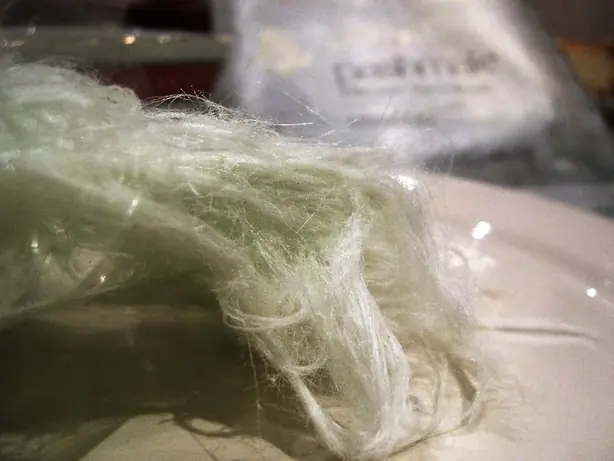 Foto von Pashmak (Persische Zuckerwatte) – fertig angerichtet